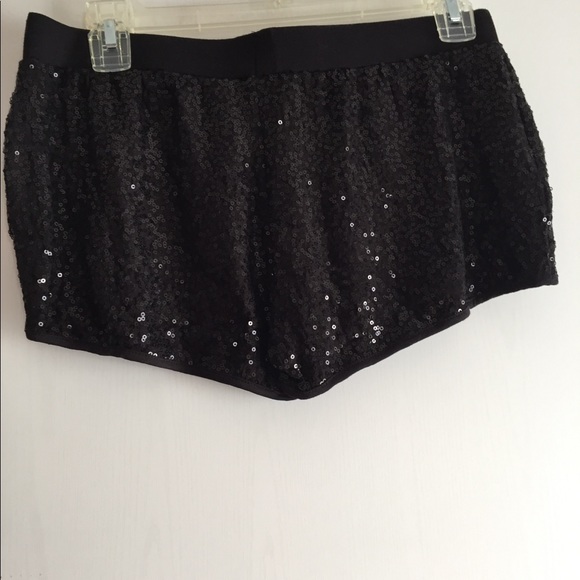 Black sequin shorts - Picture 3 of 4